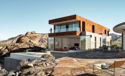 Ridge Mountain House by EYRC