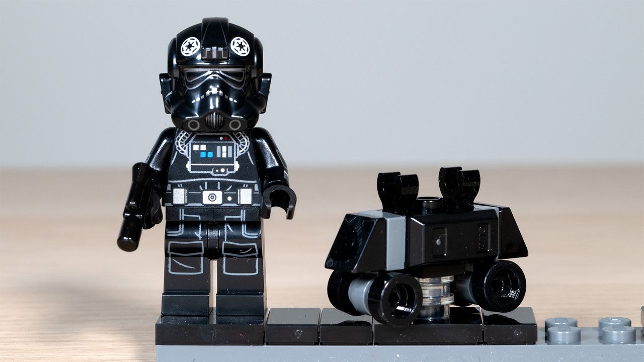 Lego TIE Interceptor TIE Pilot Minifigure and Mouse Droid, front view