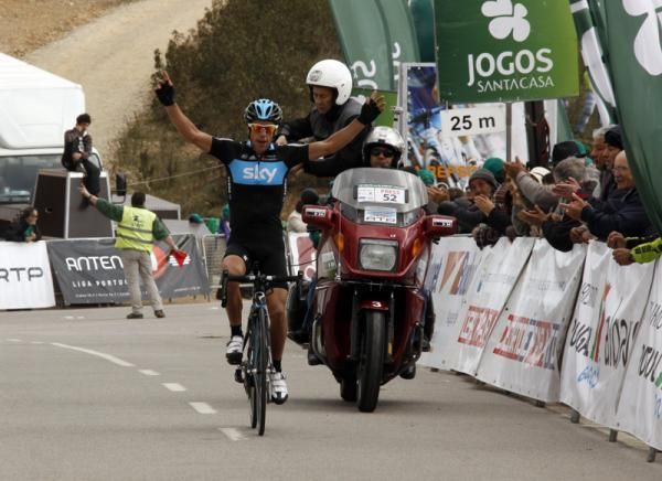 Richie Porte (Sky) wins stage 3 and takes over the leader's jersey.