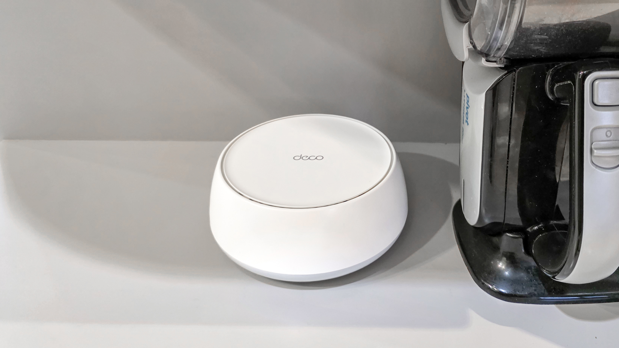 روتر شبکه TP-Link Deco BE23 در رک