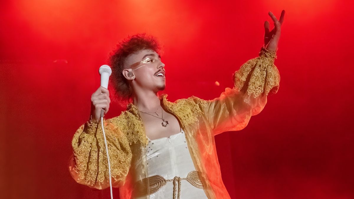  Josh Kiszka, Greta Van Fleet onstage in Memphis, TN