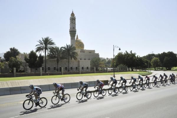 The peloton all strung out.