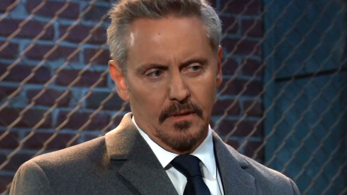 Charles Mesure as John Brennan in a suit in General Hospital