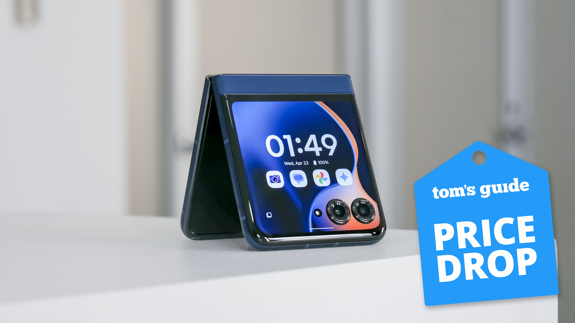 Motorola Razr 2025 with price drop badge nearby.