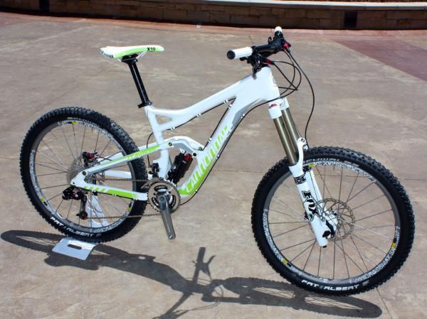 Cannondale will also launch a longer-travel version of the Jekyll called Claymore that's intended for bigger terrain and faster speeds.