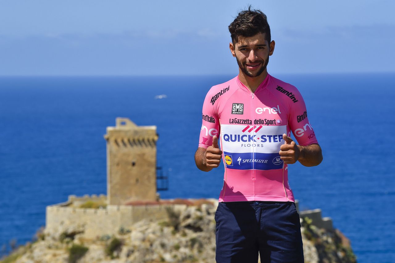 Fernando Gaviria (Quick-Step Floors) with the maglia rosa on the rest day