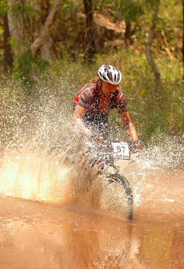 Gunter Weichbold splashing around.