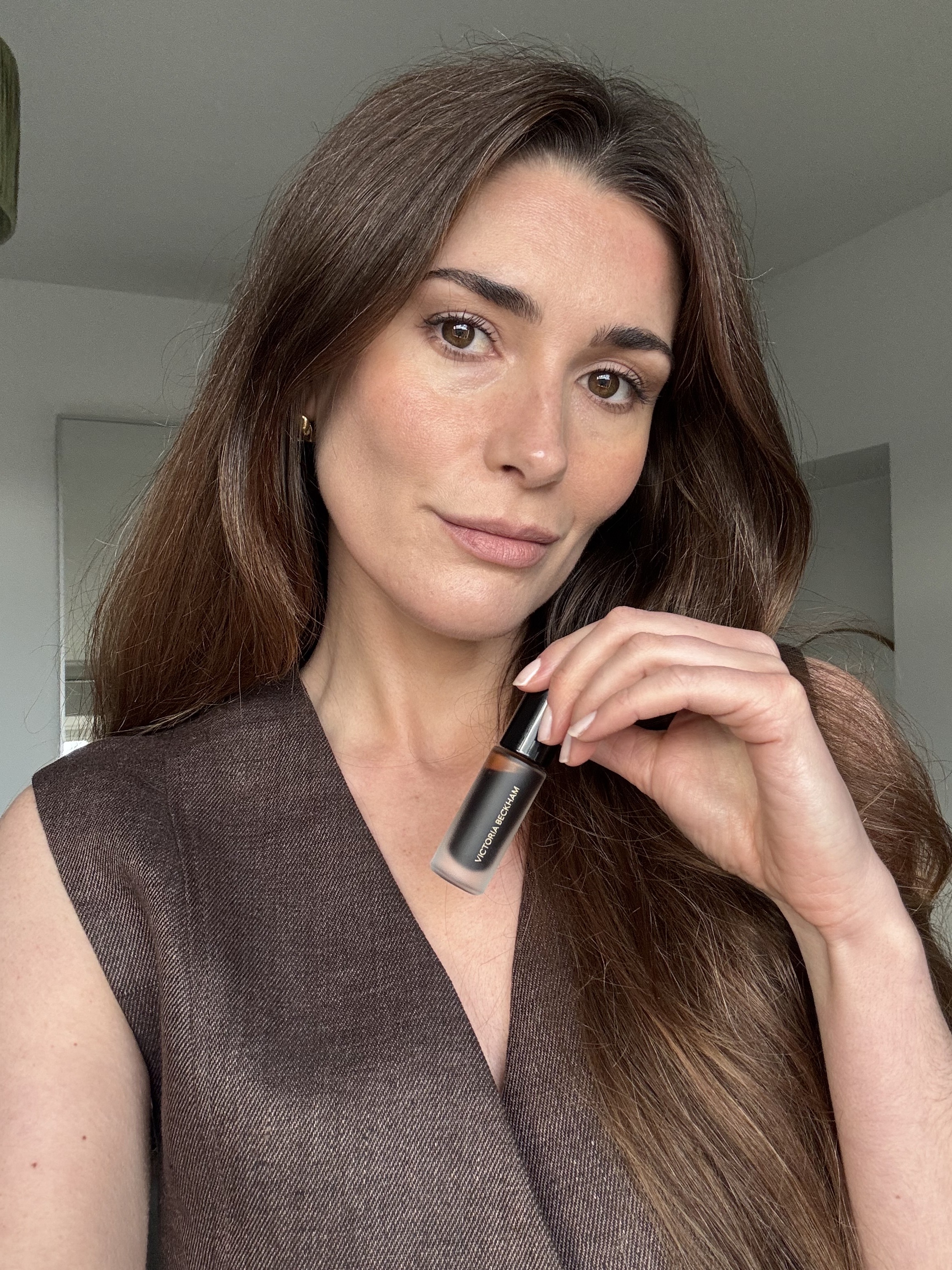 Beauty editor Eleanor Vousden wearing the Victoria Beckham Beauty Colour Wash Bronzer in heatwave