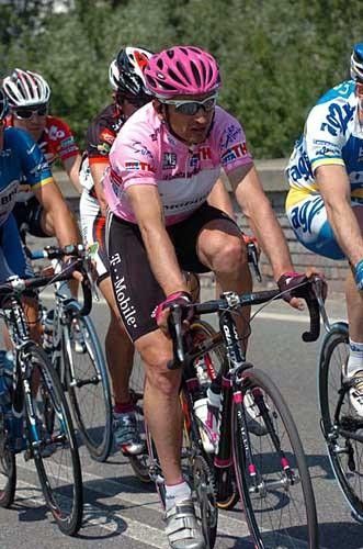 Serguei Gonchar (T-Mobile) enjoyed a day in the maglia rosa