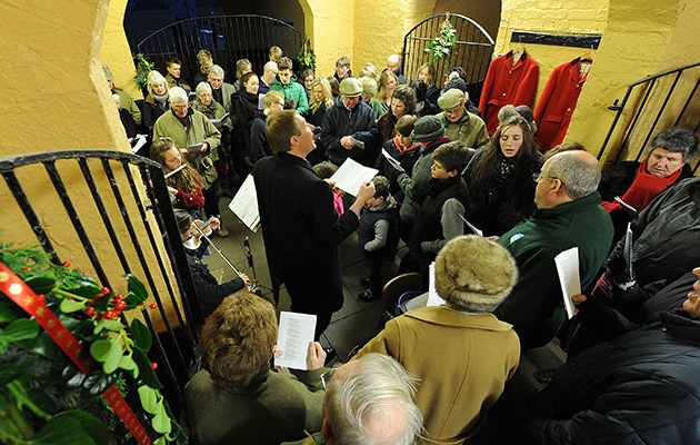 Christmas-carols.jpg