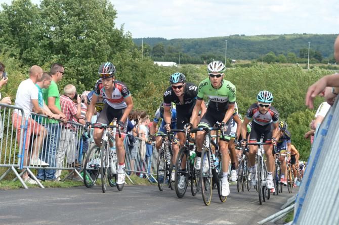 The main group of contenders climb La Redoute