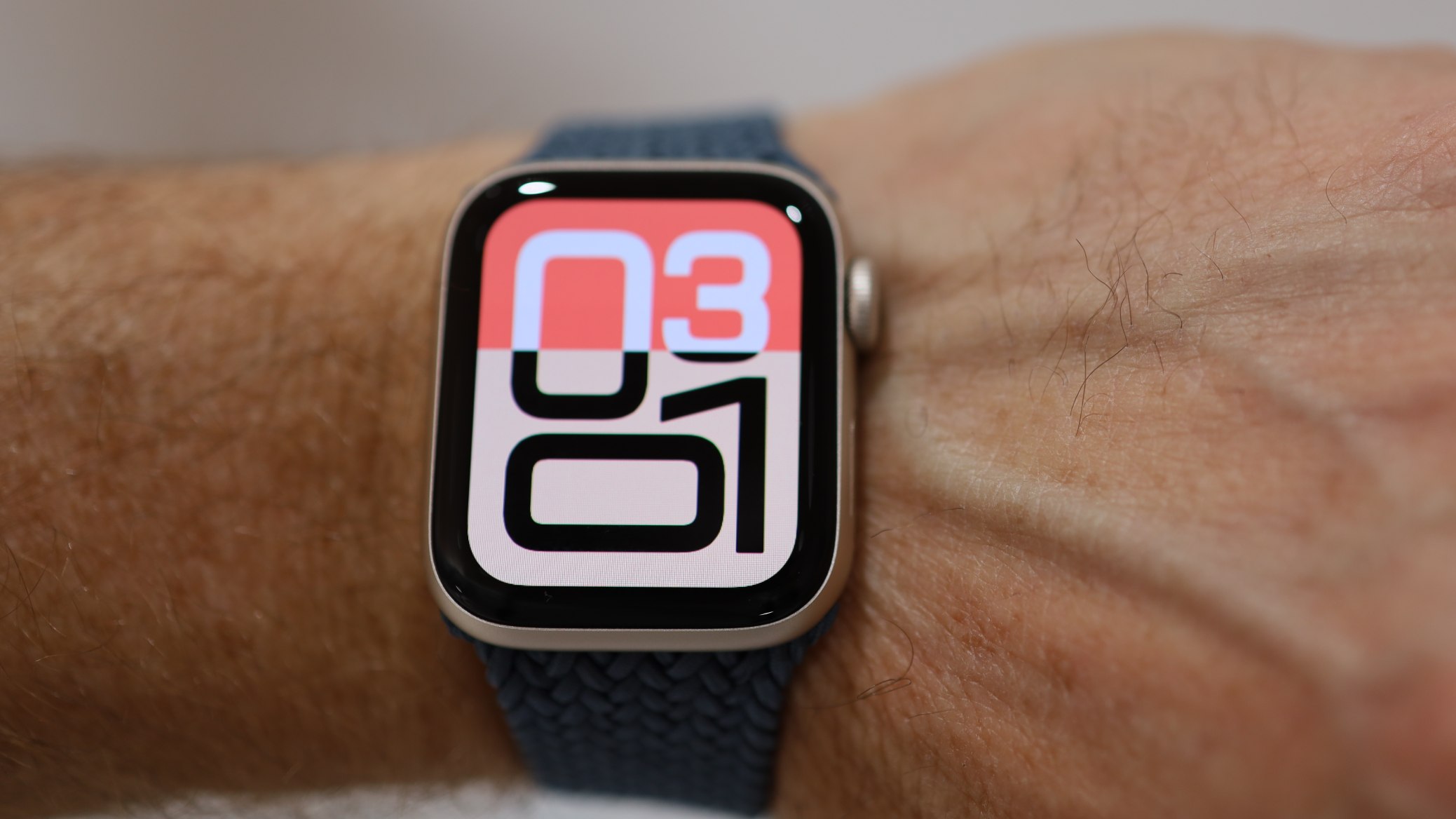 Apple Watch SE 3 in person