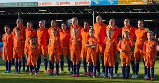 荷兰2023年女足世界杯阵容:(唐森吉尔Roord的荷兰,荷兰杰克Groenen, Kika van Es的荷兰,荷兰Lieke Martens,丹尼尔van de亚粘土的荷兰,荷兰的布Miedema, Shanice van de Sanden的荷兰,荷兰Anouk德克尔,拿破仑情史van Lunteren的荷兰,荷兰门将吉尔茨卫矛,曼迪van den Berg的Netherlandsduring女性之间的友谊赛的荷兰和奥地利在Adelaarshorst 6月13日,2017年在荷兰德文