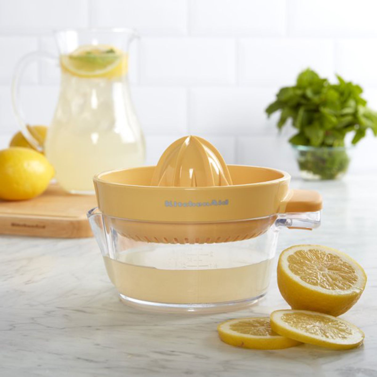 Best orange juicers 7 citrus squeezers that are "simply the zest