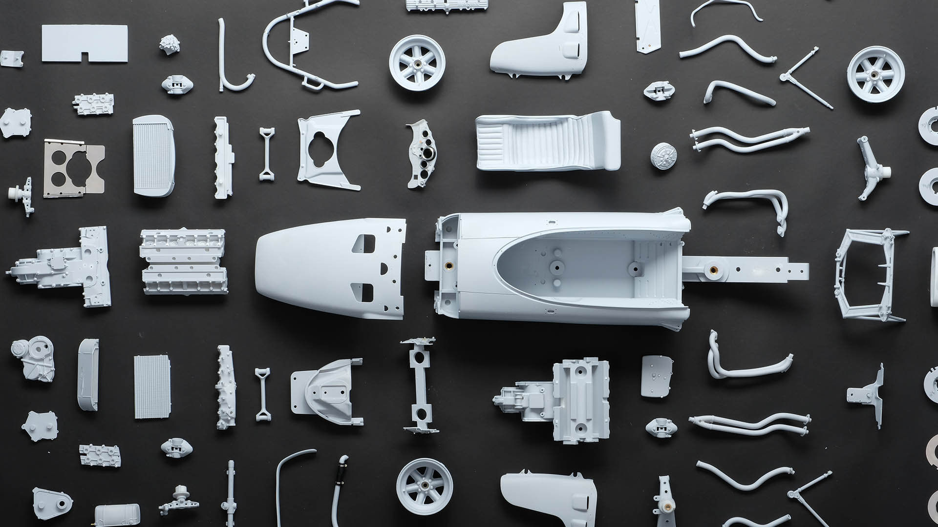 A photo of the Honda RA272 model's components