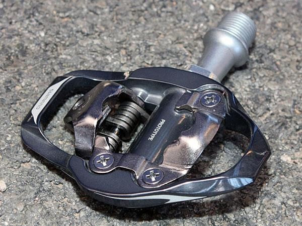 Shimano introduces a new PD-A600 single-sided Ultegra-level SPD pedal for '10 complete with a wide, supportive body and light 285g/pair weight.
