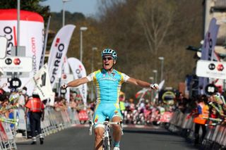 Stage 3 - Vinokourov solos to stage 3 win