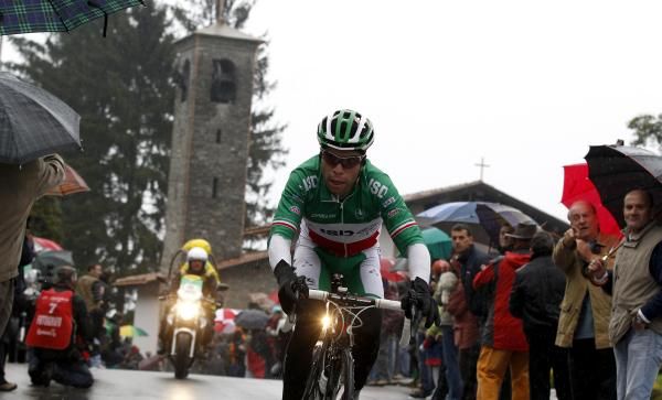 Giovanni Visconti (ISD-Neri) atop the Madonna del Ghisallo.