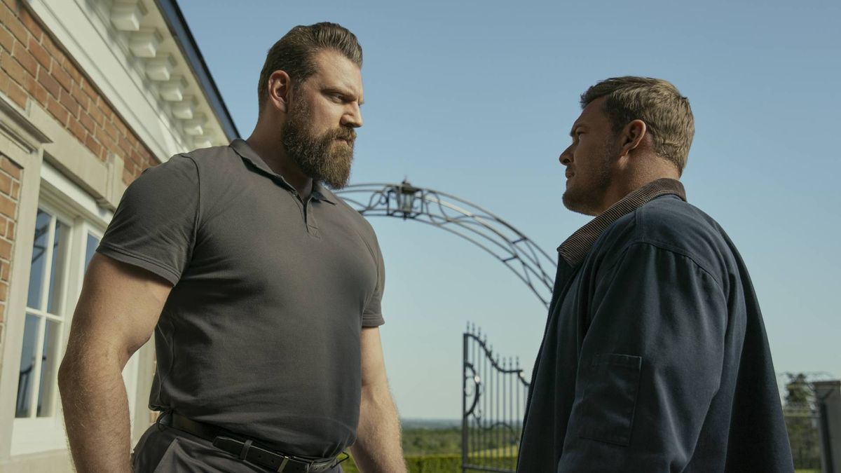 Olivier Richters and Alan Ritchson in Reacher season 3