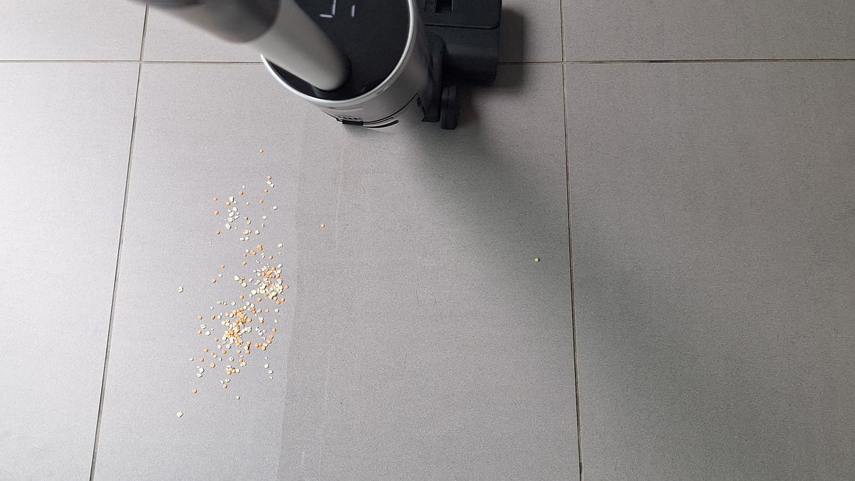 Hoover HW3 halfway though cleaning test