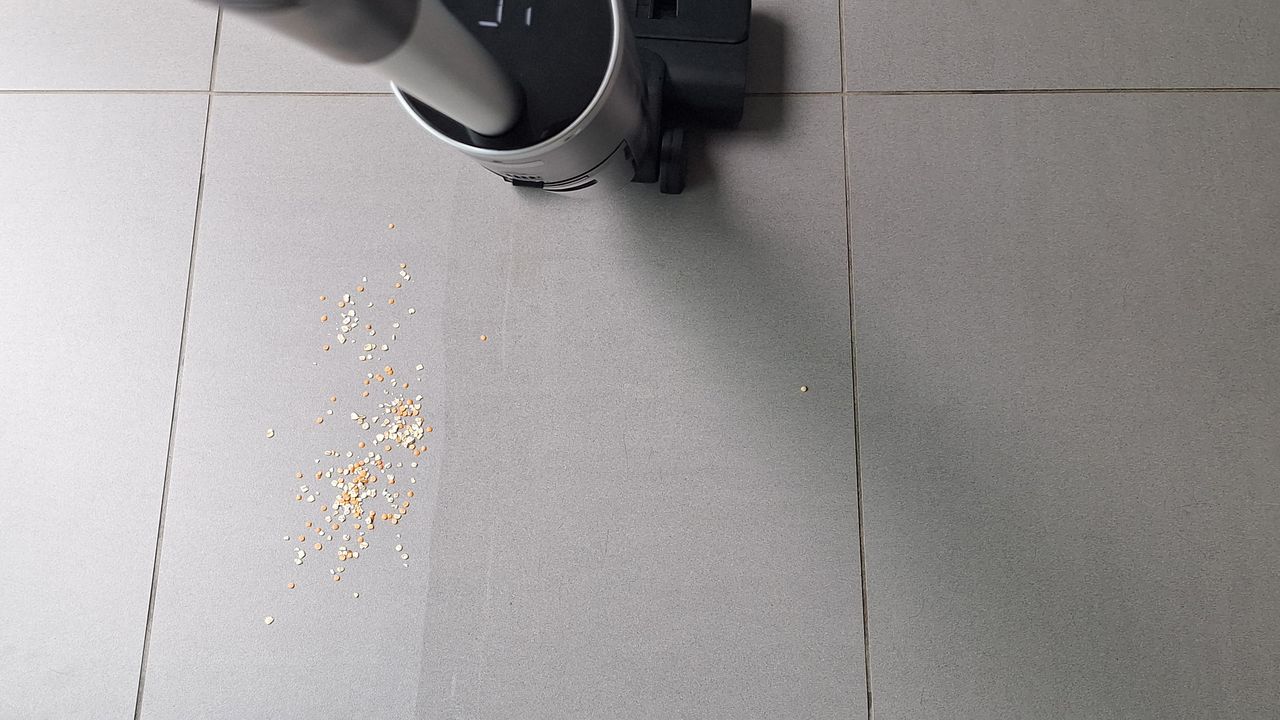 Hoover HW3 halfway though cleaning test