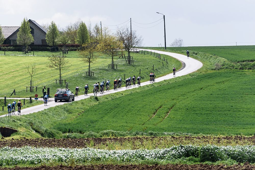 The climbing begins at Dwars door de Westhoek 2016