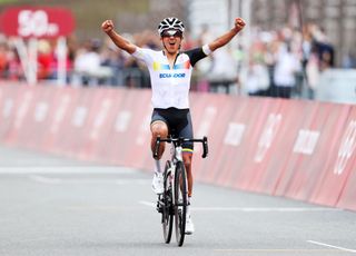 OYAMA JAPAN JULY 24 Richard Carapaz of Team Ecuador celebrates winning the gold medal during the Mens road race at the Fuji International Speedway on day one of the Tokyo 2020 Olympic Games on July 24 2021 in Oyama Shizuoka Japan Photo by Michael SteeleGetty Images
