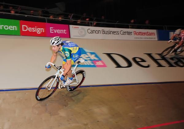 Leon Van Bon attacks Morkov