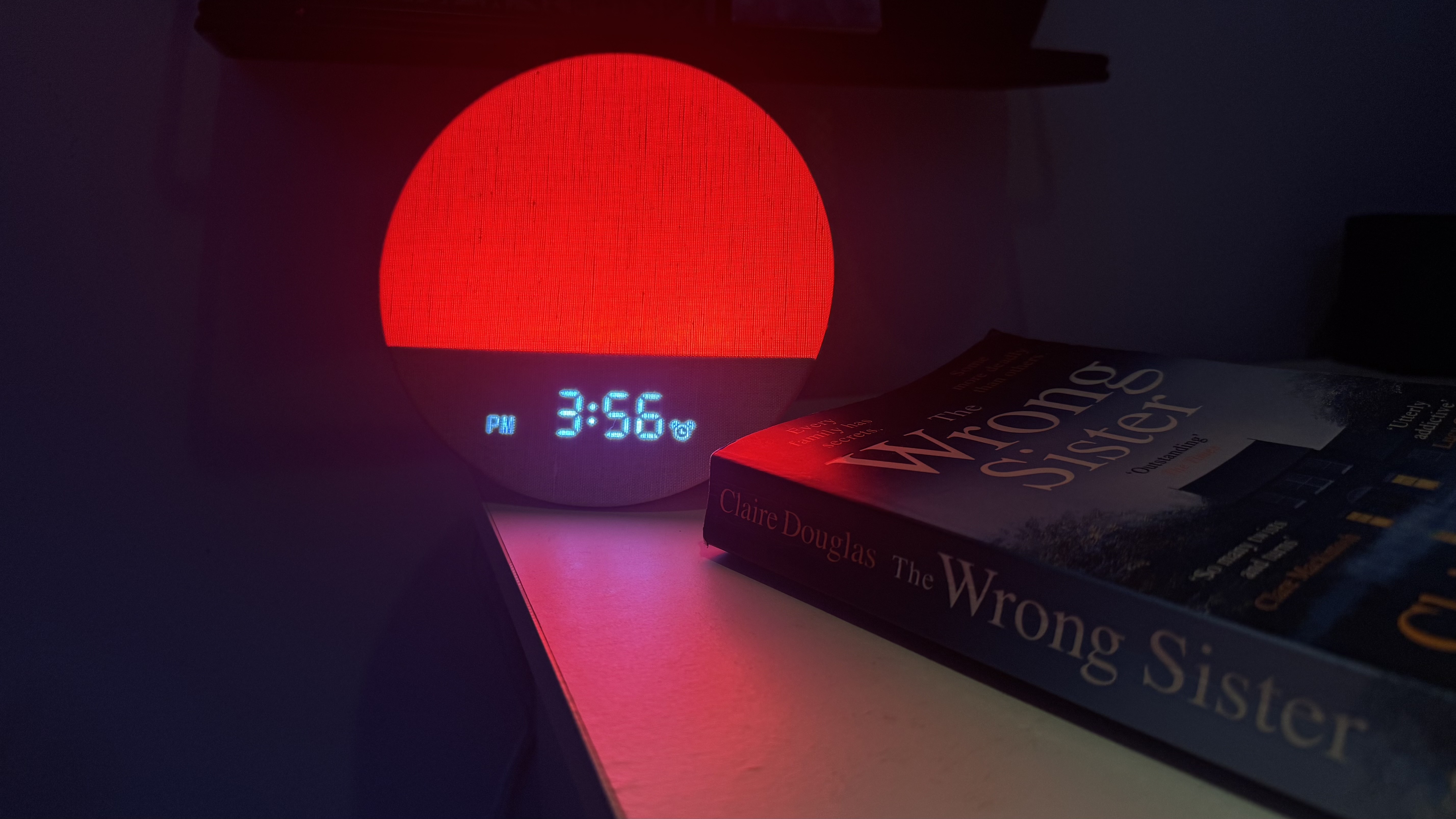 Our sleep tech reviewer testing the Dreamegg sunrise alarm clock
