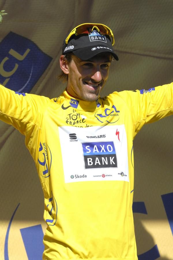 Fabian Cancellara (Saxo Bank) in yellow at Reims