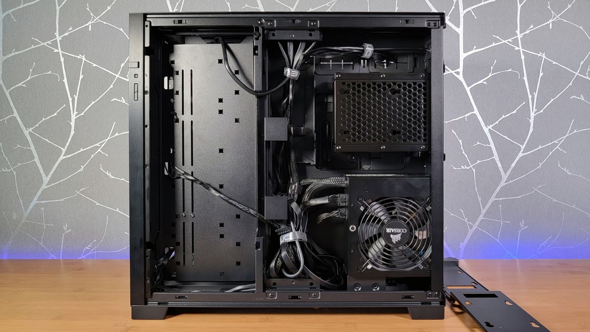 Lian Li's O11D EVO Is a Morphing Case Monster | Tom's Hardware