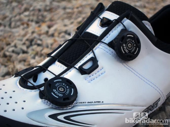 Bont uses reels made by Atop, not the more commonly known Boa. Simply turn one way to tighten and the other way to loosen.