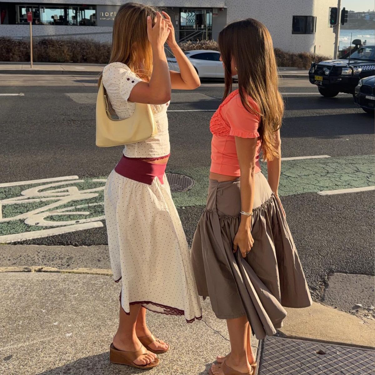 An image of the best heeled flip-flop outfits to wear for summer 2026.
