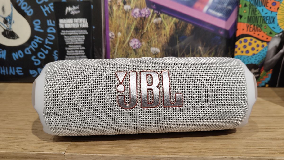 JBL Flip 7 wireless speaker