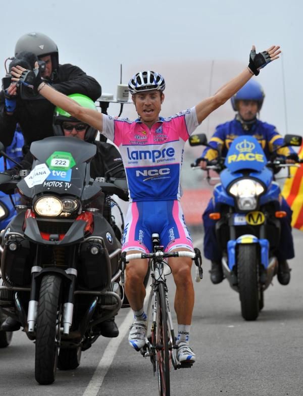 Damiano Cunego (Lampre) salutes after winning stage eight of the Vuelta.