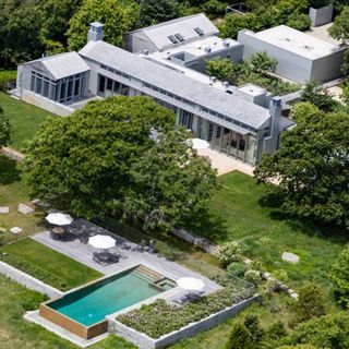 barack obama home marthas vineyard ground