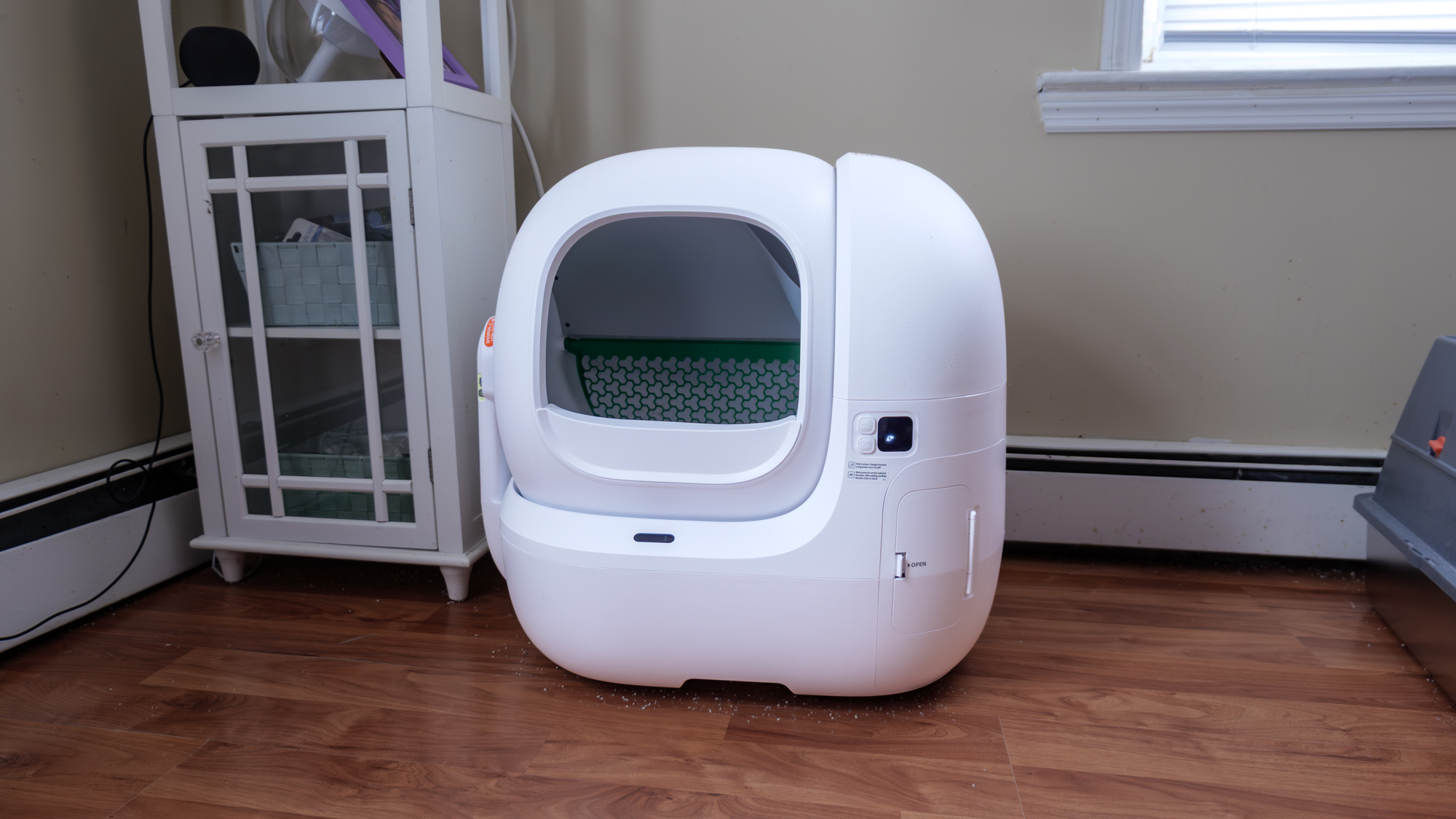 Petkit Purobot Max Pro 2 robotic litter box.