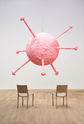Epiphanie an Stühlen, 2011, by Franz West, steel, extruded polystyrene, gauze, paint and wood, sculpture