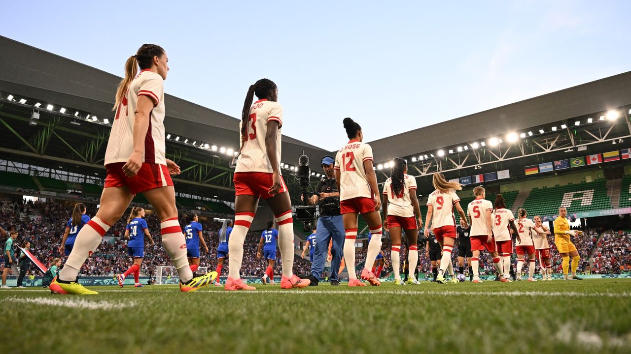 Canada&#039;s women&#039;s soccer team takes the field against France in the Paris Olympics