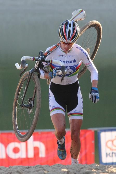 Marianne Vos in her world champion kit