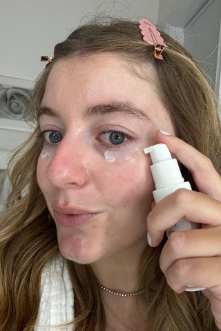 samantha holender applying tammy fender eye cream