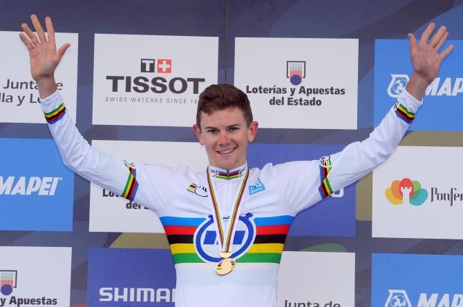 Campbell Flakemore takes gold and the rainbow jersey