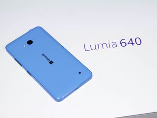 AT&T is now rolling out Windows 10 Mobile for the Lumia 640