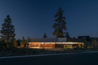 Ponderosa Bend House, Oregon, by FRPO