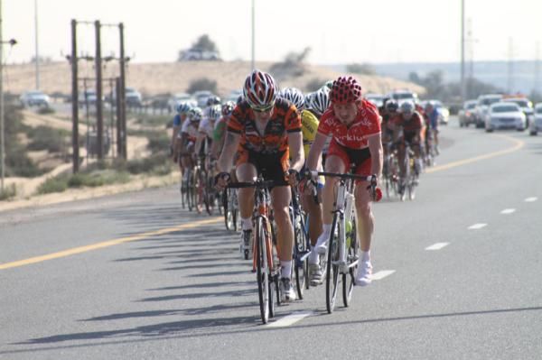 KTM lead the chase for the leaders