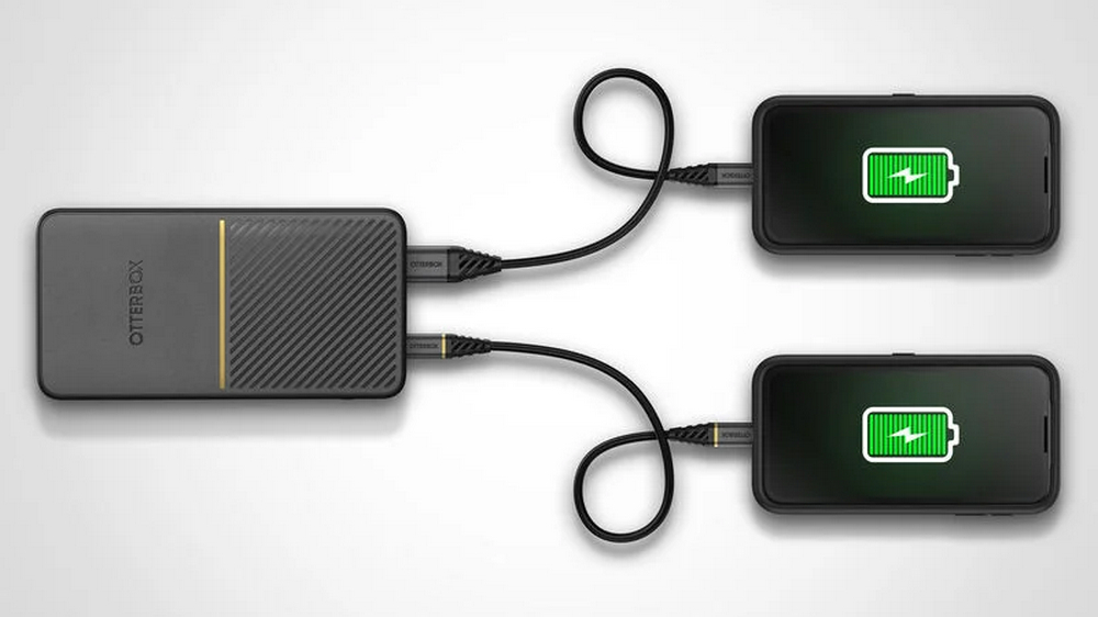 otterbox powerbank 15k lifestyle image