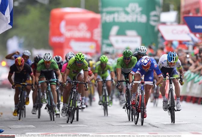 Bouhanni started his sprint with 300 meters to go