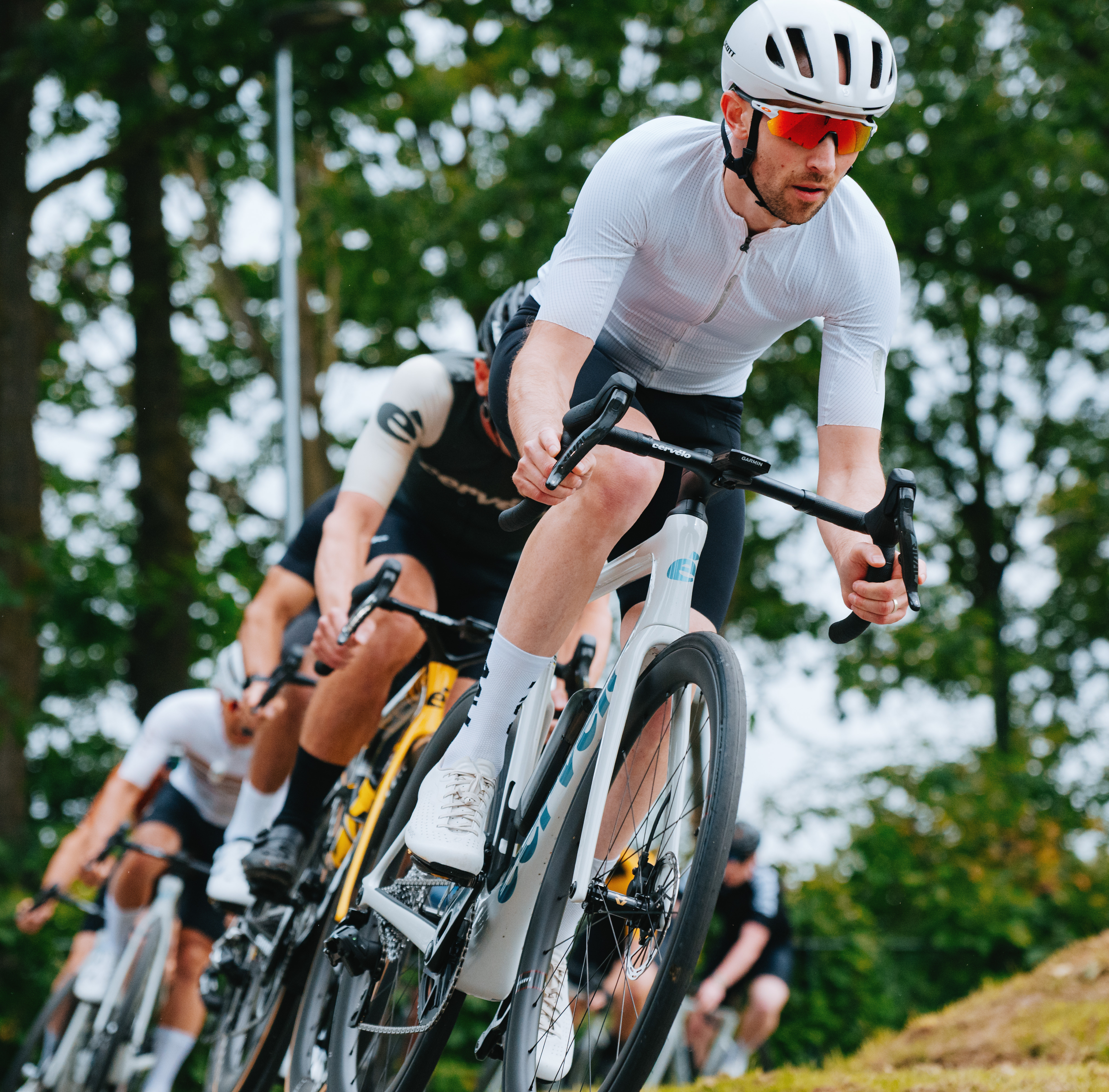 Tom monta um Cervelo Soloist branco.
