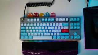 Drop Americana Keyboard on a white table with wrist rest