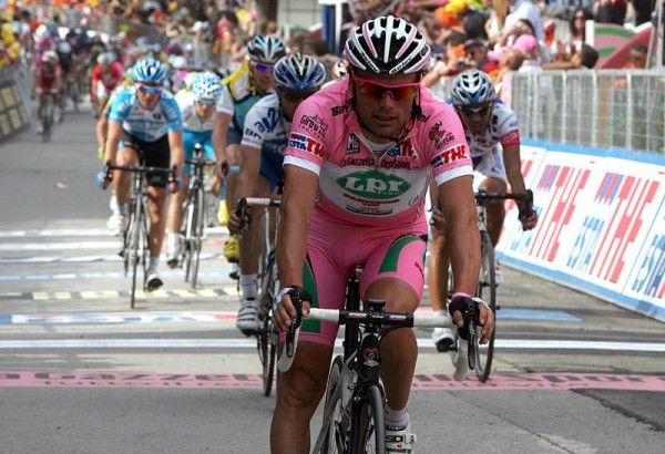 Danilo Di Luca (LPR Brakes - Farnese Vini) arrives in Mayrhofen, Austria in 9th place.